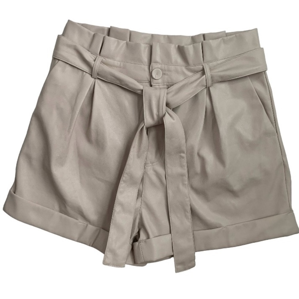 MOLLY GREEN Women’s Vegan Leather Shorts Cream Ruffle Tie Buttery Soft Cuff L